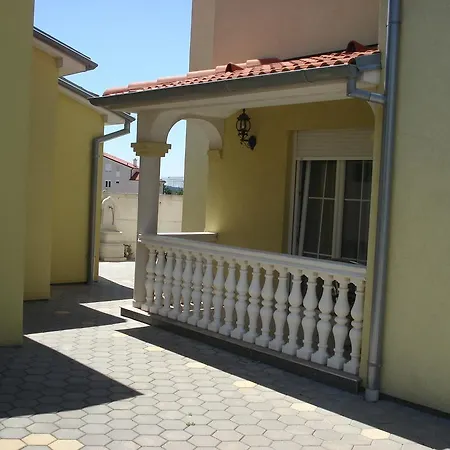 Apartment Komljenovic Pula Exterior foto