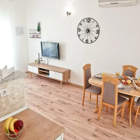 Apartment Komljenovic Pula Exterior foto